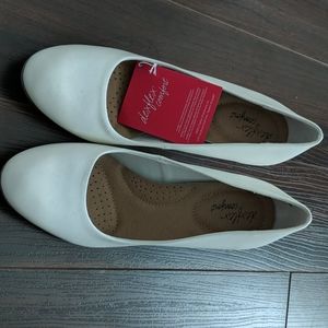 1 and a half inch new white heels